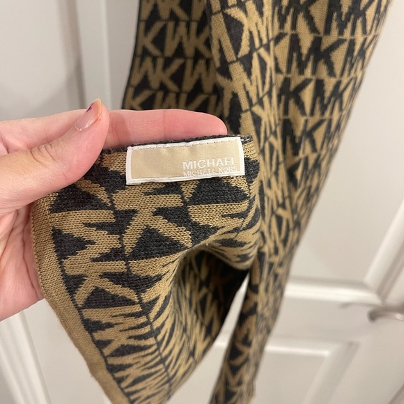 Michael KORS scarf - Picture 2 of 2